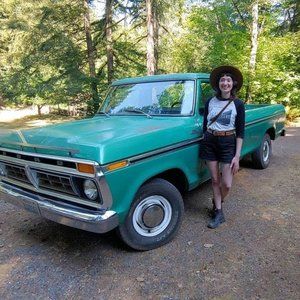 Meet your Posher, Sami